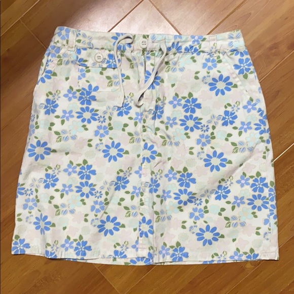 Dresses & Skirts - Old navy mini skirt floral print